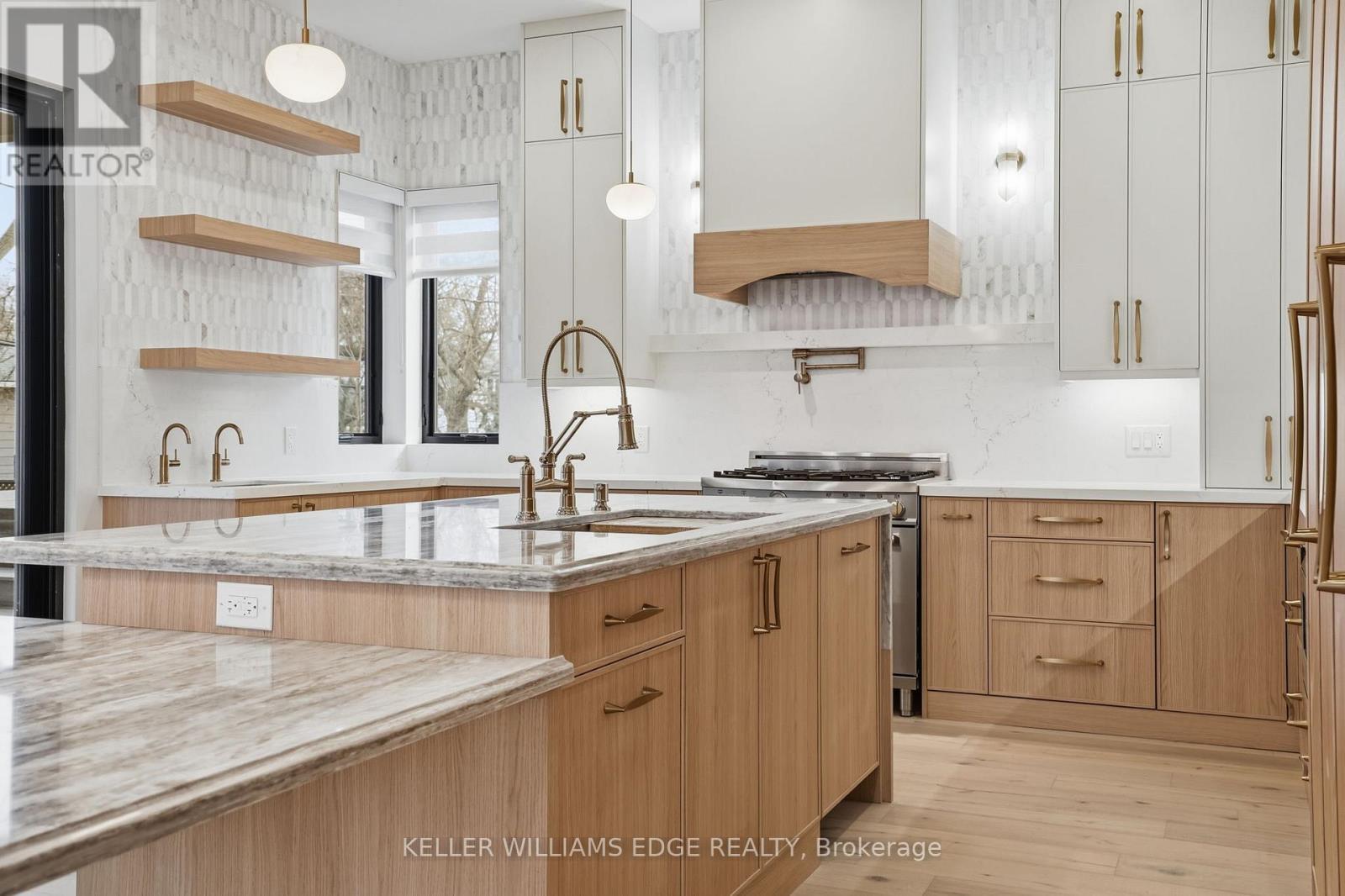 427 Pine Cove Road, Burlington, ON - Indoor Photo Showing Kitchen With Upgraded Kitchen