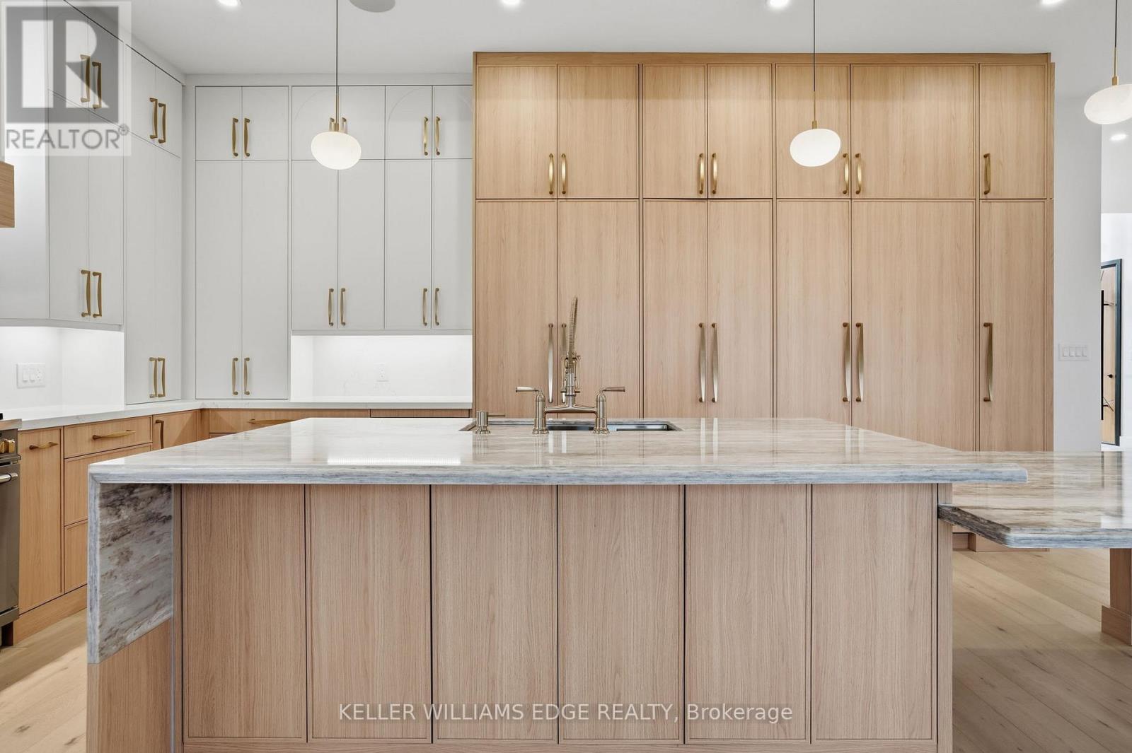 427 Pine Cove Road, Burlington, ON - Indoor Photo Showing Kitchen
