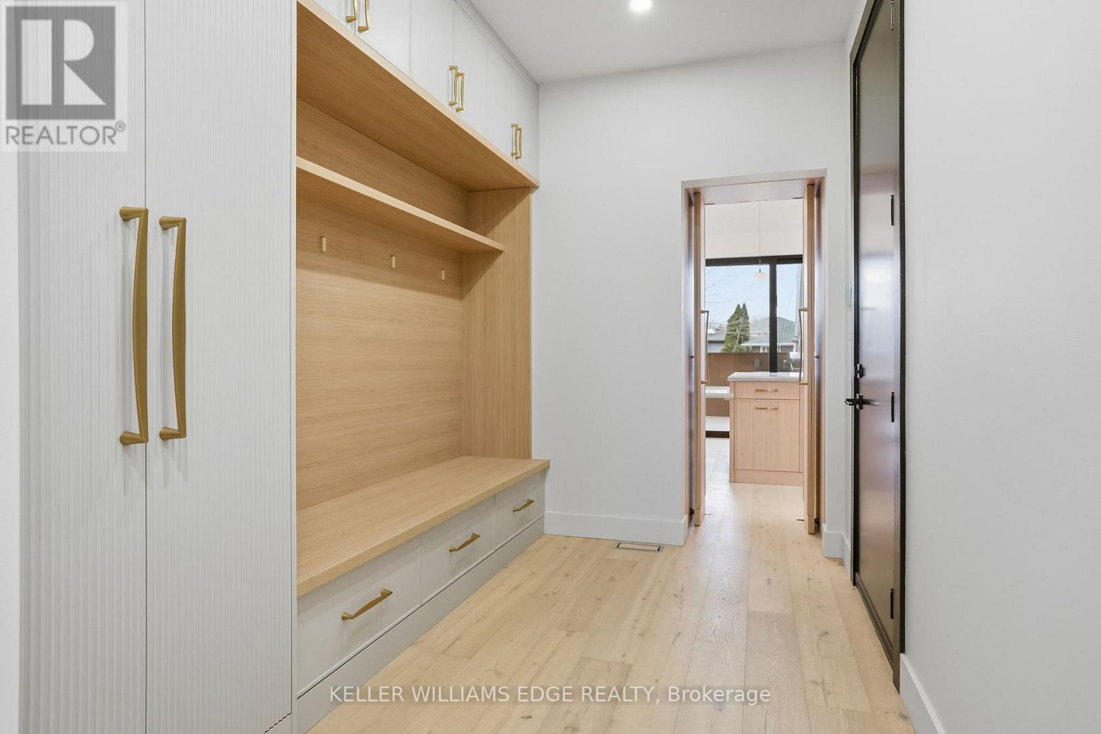 427 Pine Cove Road, Burlington, ON - Indoor Photo Showing Other Room