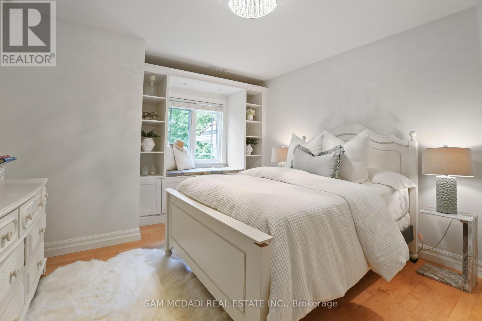 1382 Aldo Drive, Mississauga, ON - Indoor Photo Showing Bedroom