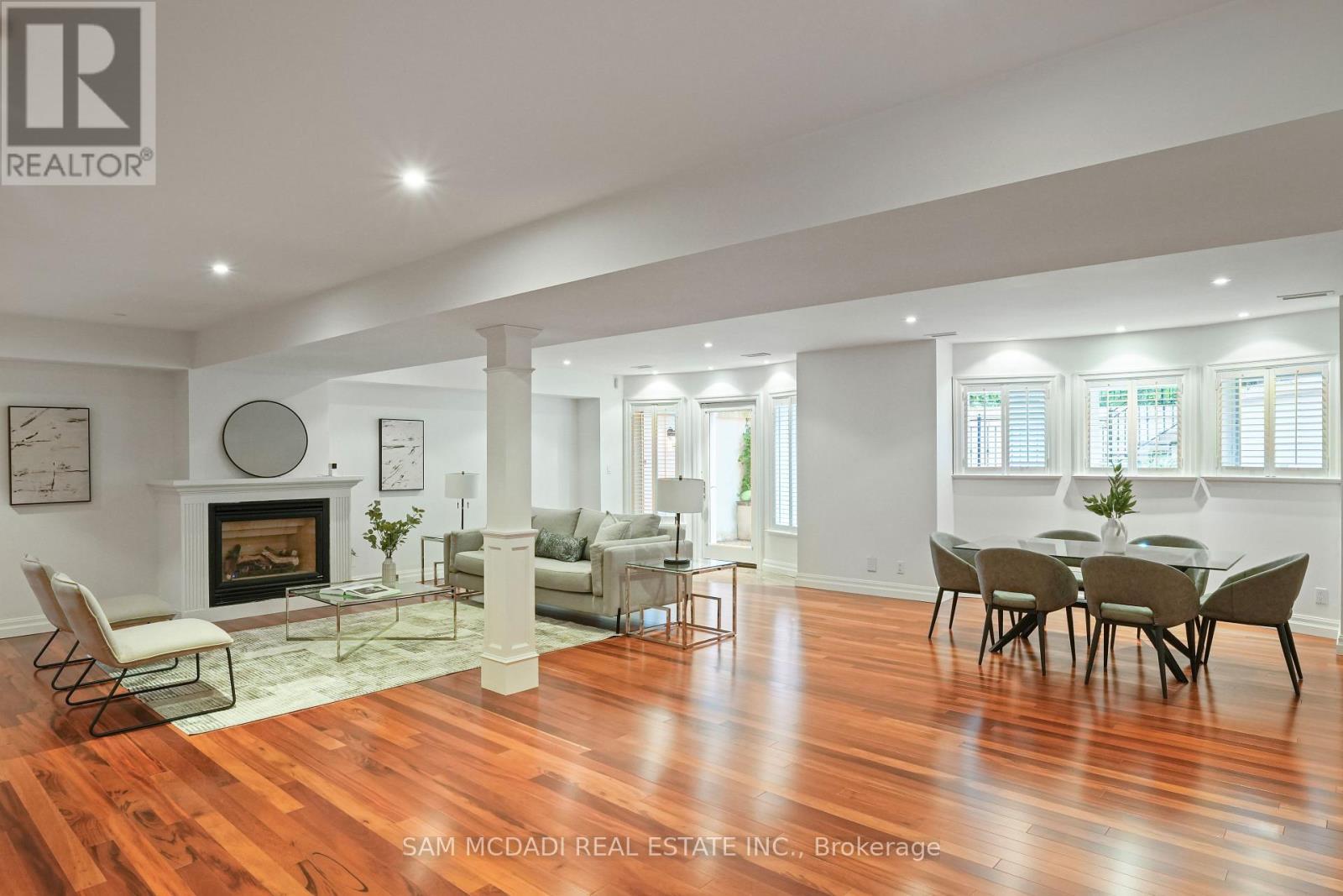 1382 Aldo Drive, Mississauga, ON - Indoor With Fireplace