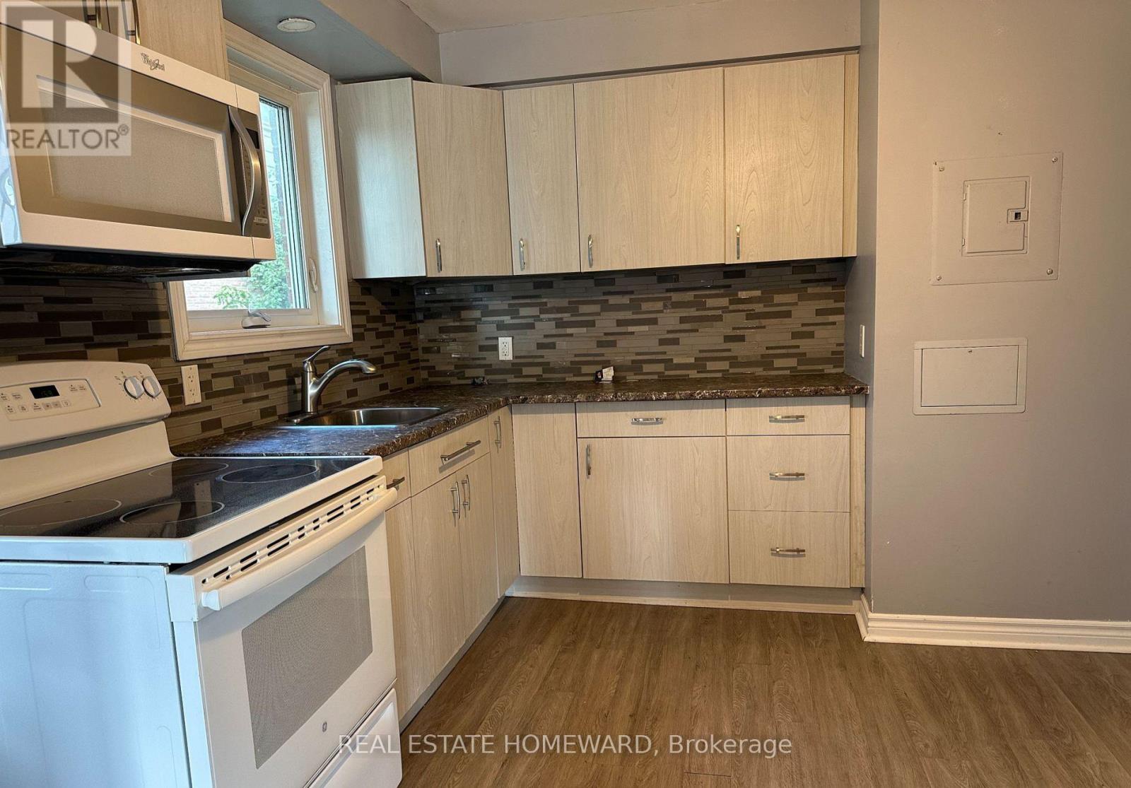 Main - 511 Harris Court, Whitby, ON - Indoor Photo Showing Kitchen With Double Sink