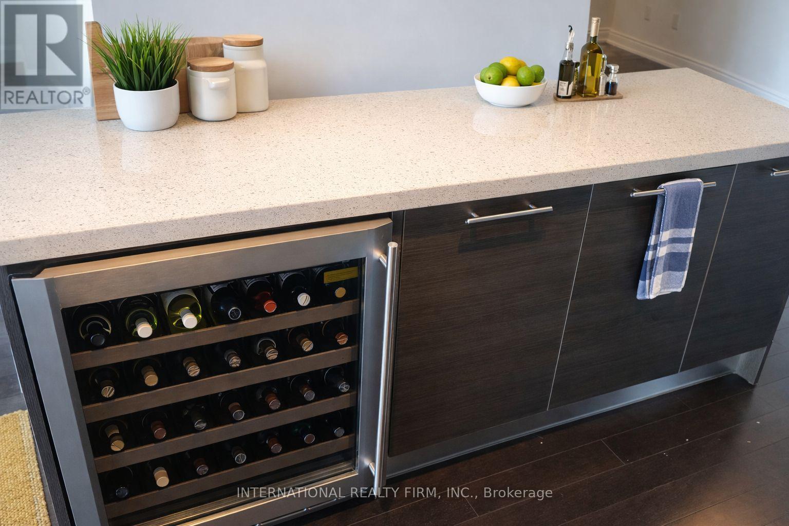 6805 - 388 Yonge Street, Toronto, ON - Indoor Photo Showing Other Room