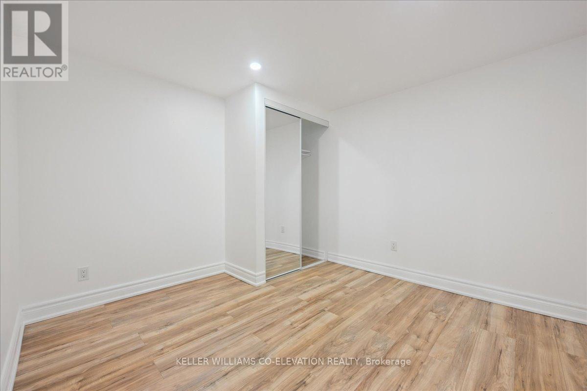 379 Bryant Crescent, Burlington, ON - Indoor Photo Showing Other Room