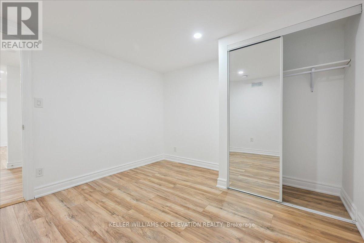 379 Bryant Crescent, Burlington, ON - Indoor Photo Showing Other Room