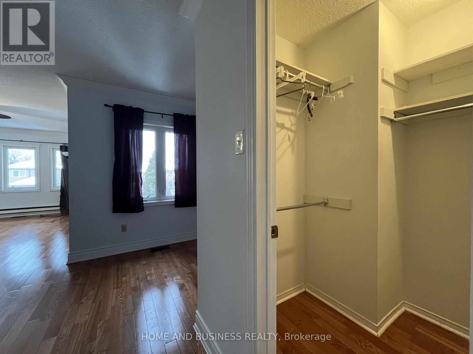7132 Harding Crescent, Mississauga, ON - Indoor