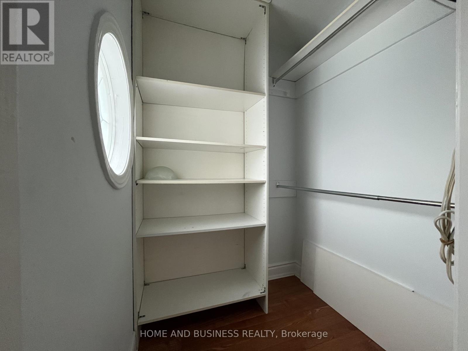 7132 Harding Crescent, Mississauga, ON - Indoor