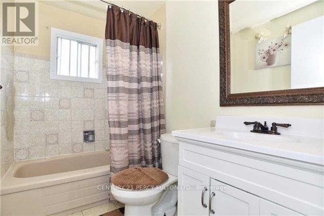 24 Charlton Crescent, Ajax, ON - Indoor Photo Showing Bathroom