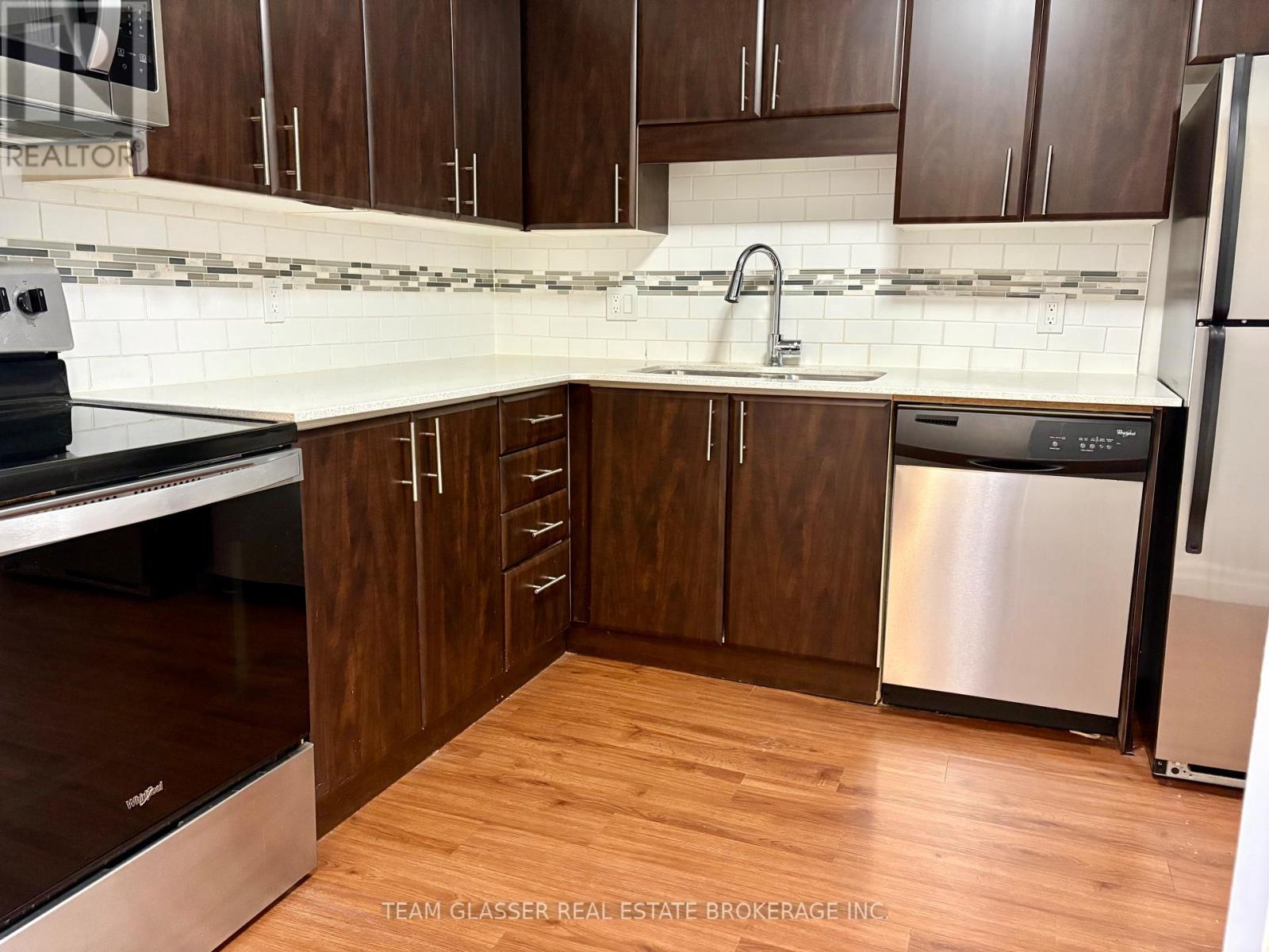 1505 - 675 Richmond Street, London East (East F), ON - Indoor Photo Showing Kitchen With Stainless Steel Kitchen With Double Sink
