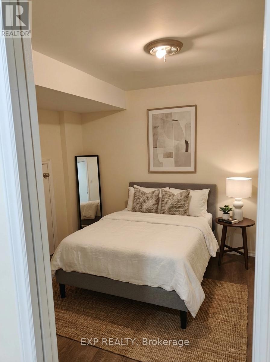 5919 Tampico Way, Mississauga, ON - Indoor Photo Showing Bedroom