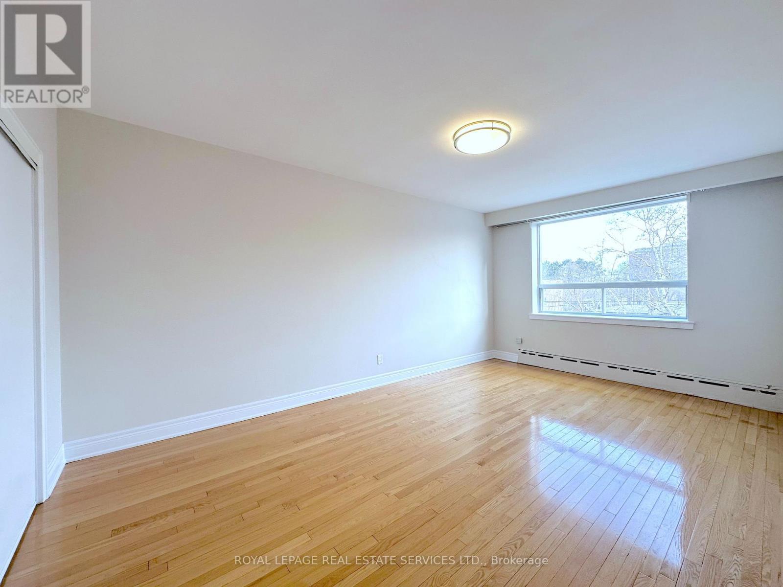 8 - 104 Rajah Street, Toronto, ON