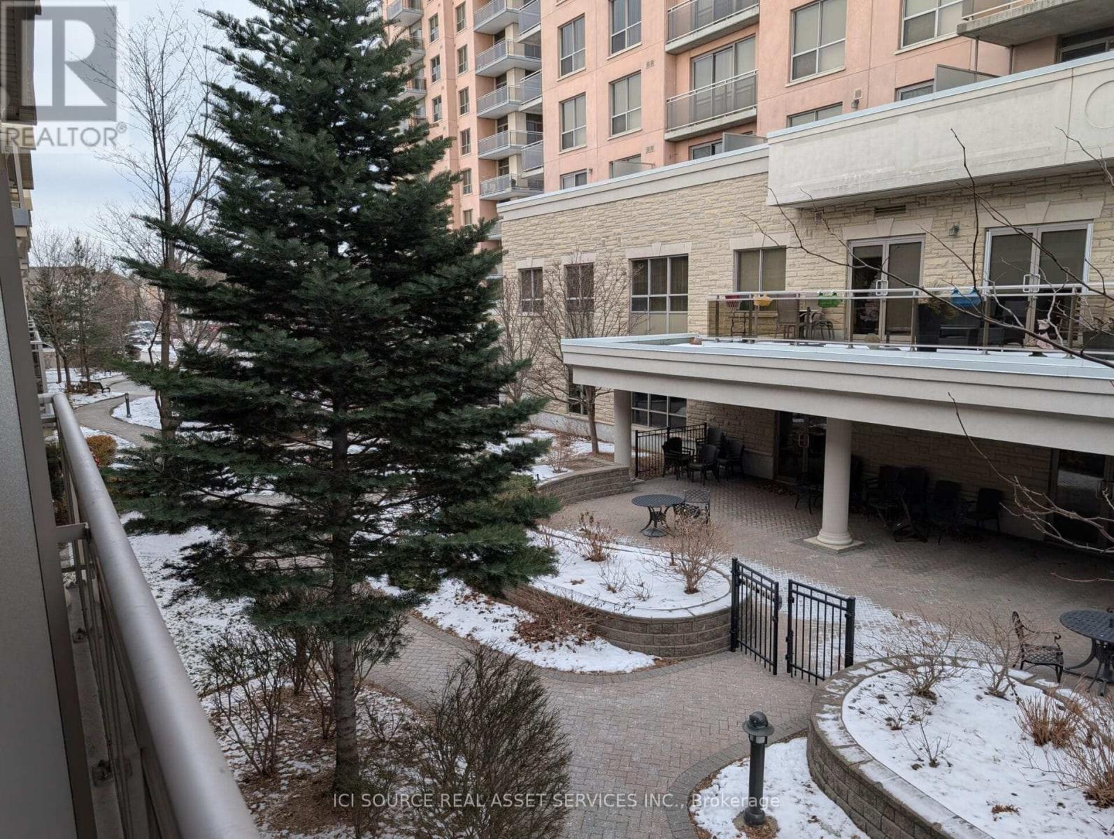 203 - 830 Scollard Court, Mississauga, ON - Outdoor
