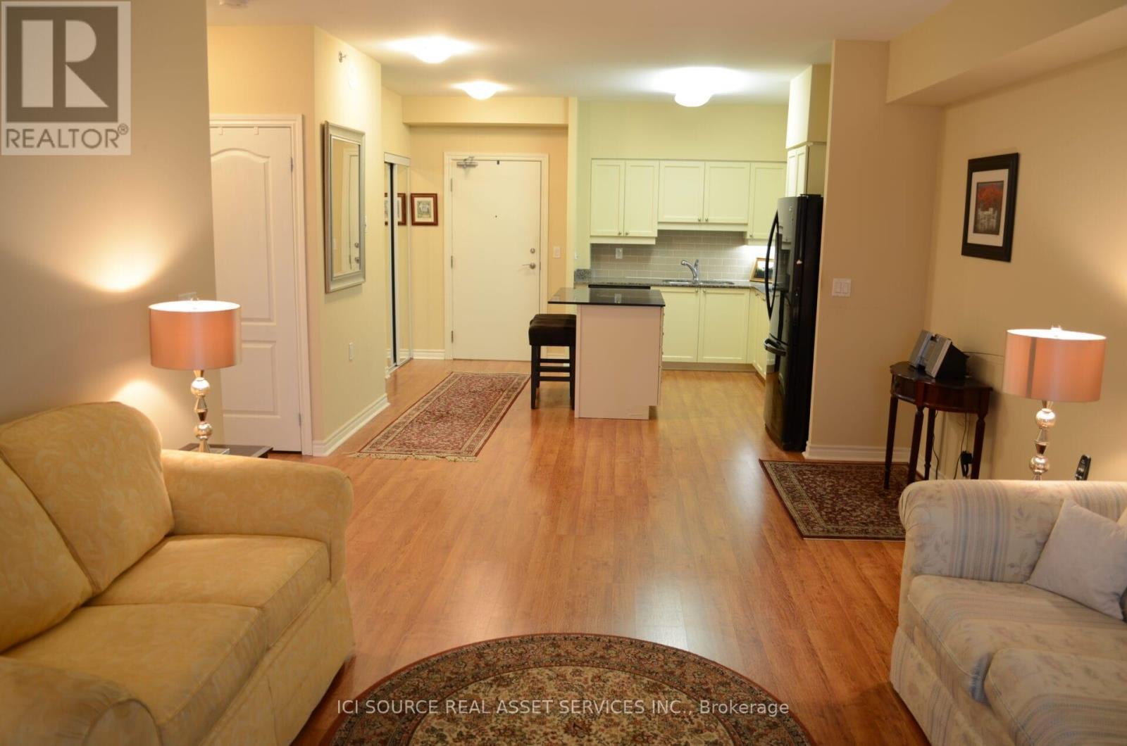 203 - 830 Scollard Court, Mississauga, ON - Indoor Photo Showing Living Room