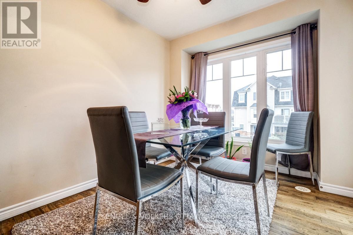 2604 Baynes Sound Way, Ottawa, ON - Indoor Photo Showing Dining Room