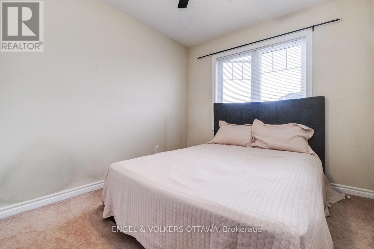 2604 Baynes Sound Way, Ottawa, ON - Indoor Photo Showing Bedroom