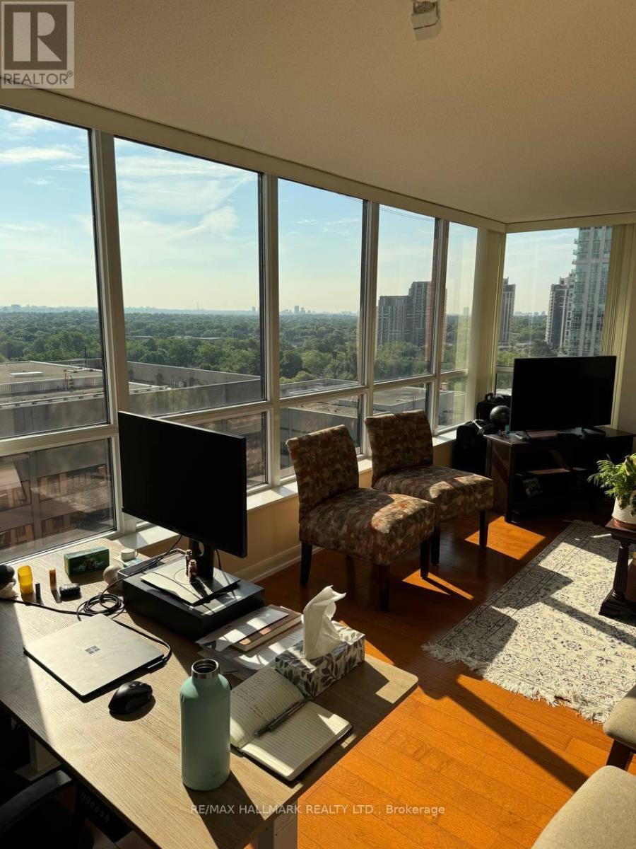 1710 - 33 Sheppard Avenue E, Toronto, ON - Indoor Photo Showing Living Room