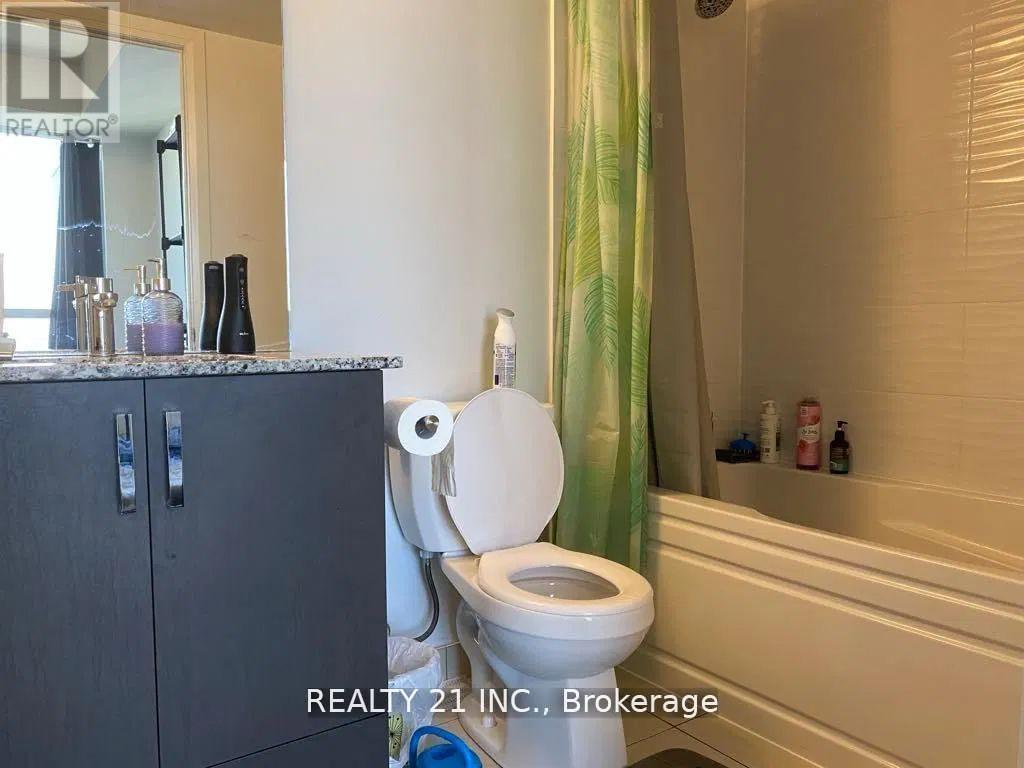 1904 - 20 Meadowglen Place, Toronto, ON - Indoor Photo Showing Bathroom