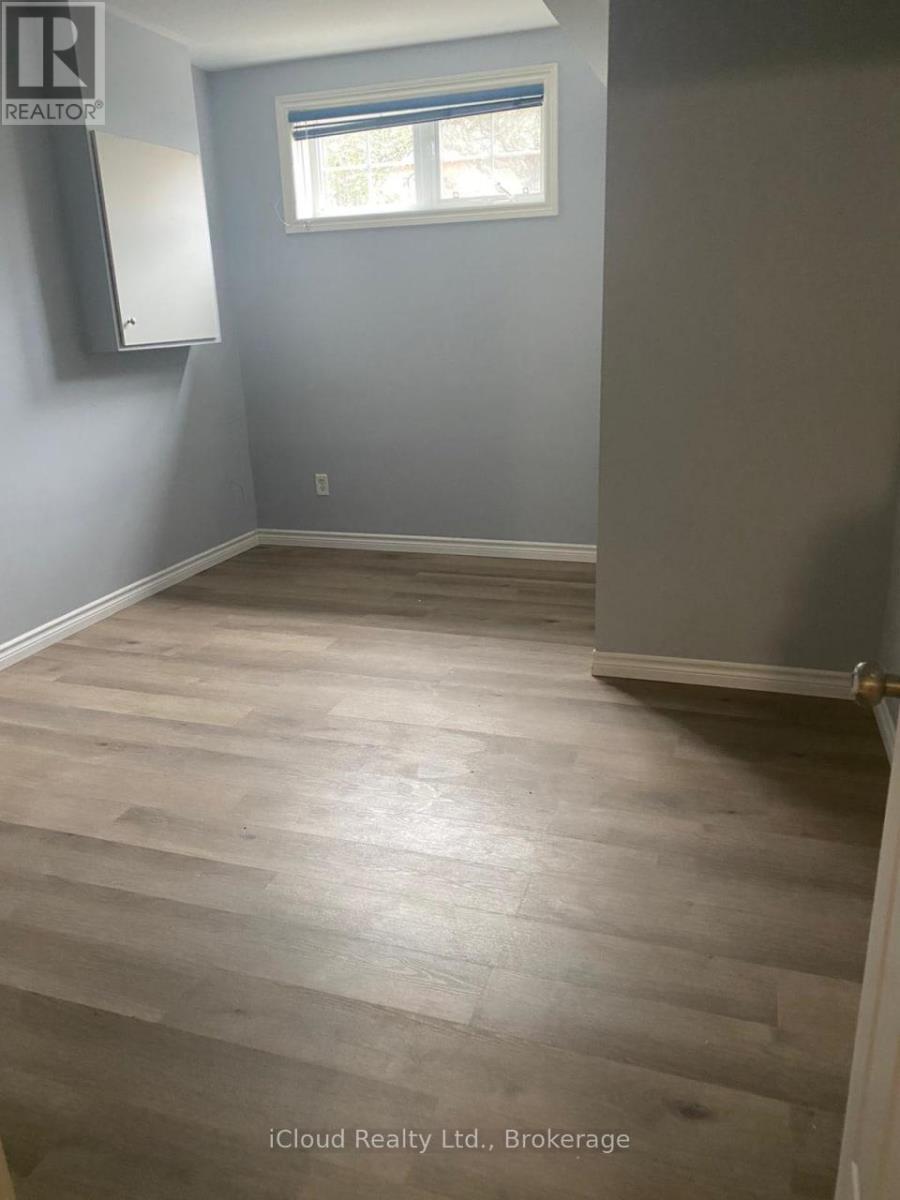 122 Marlborough Street, Brantford, ON - Indoor Photo Showing Other Room