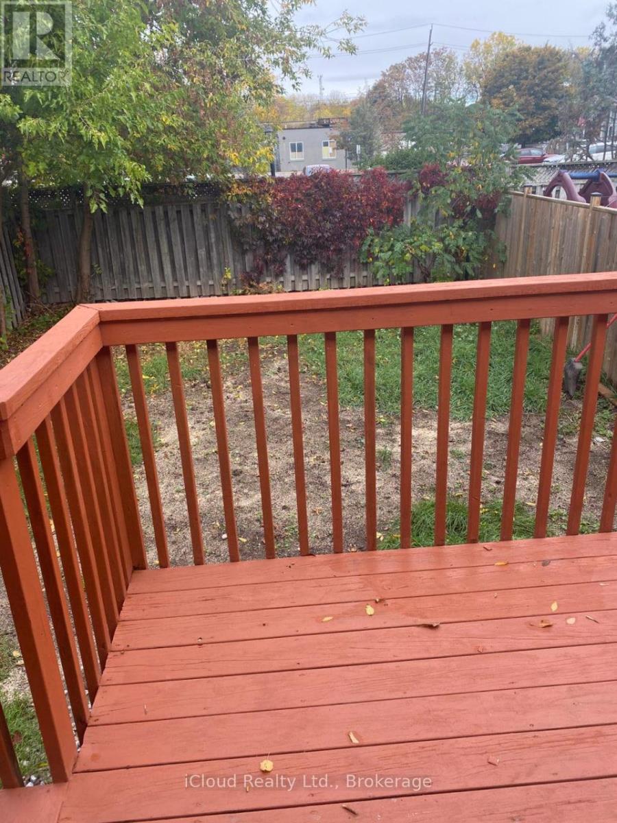 122 Marlborough Street, Brantford, ON - Outdoor