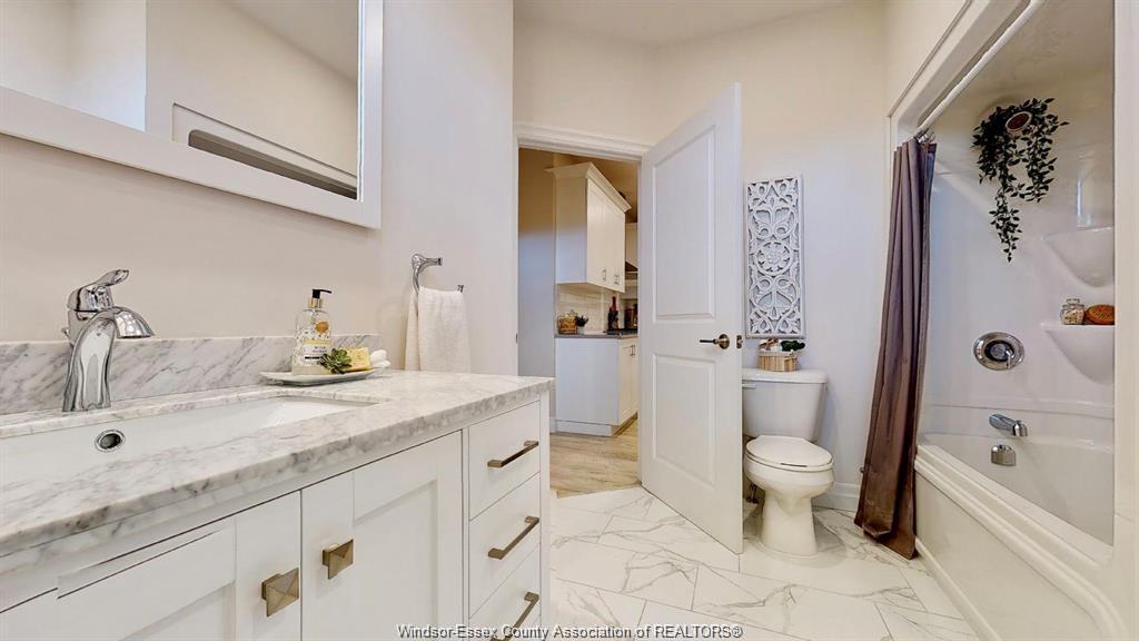 Upper Unit-89 Draper, Harrow, ON