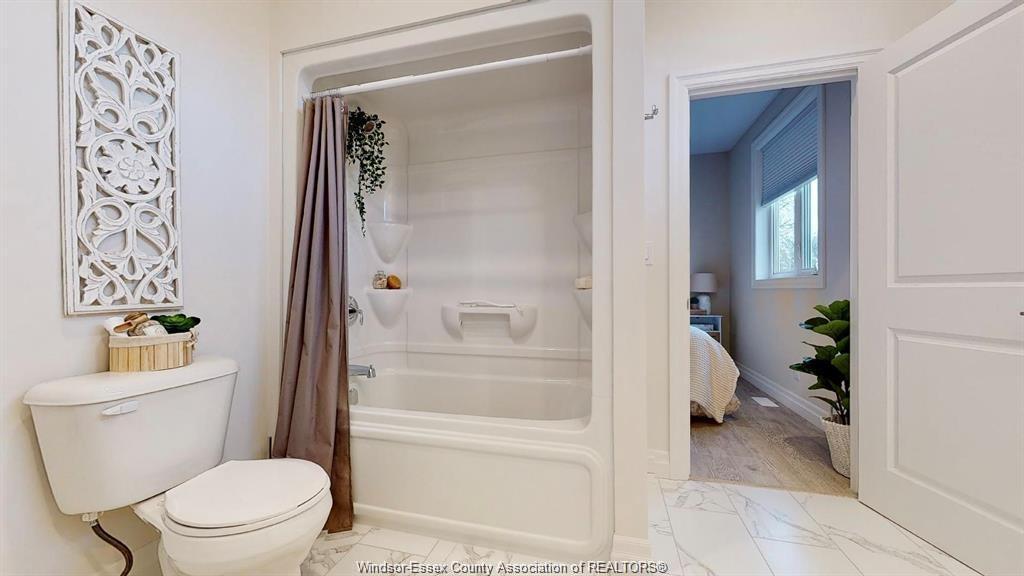 Upper Unit-89 Draper, Harrow, ON