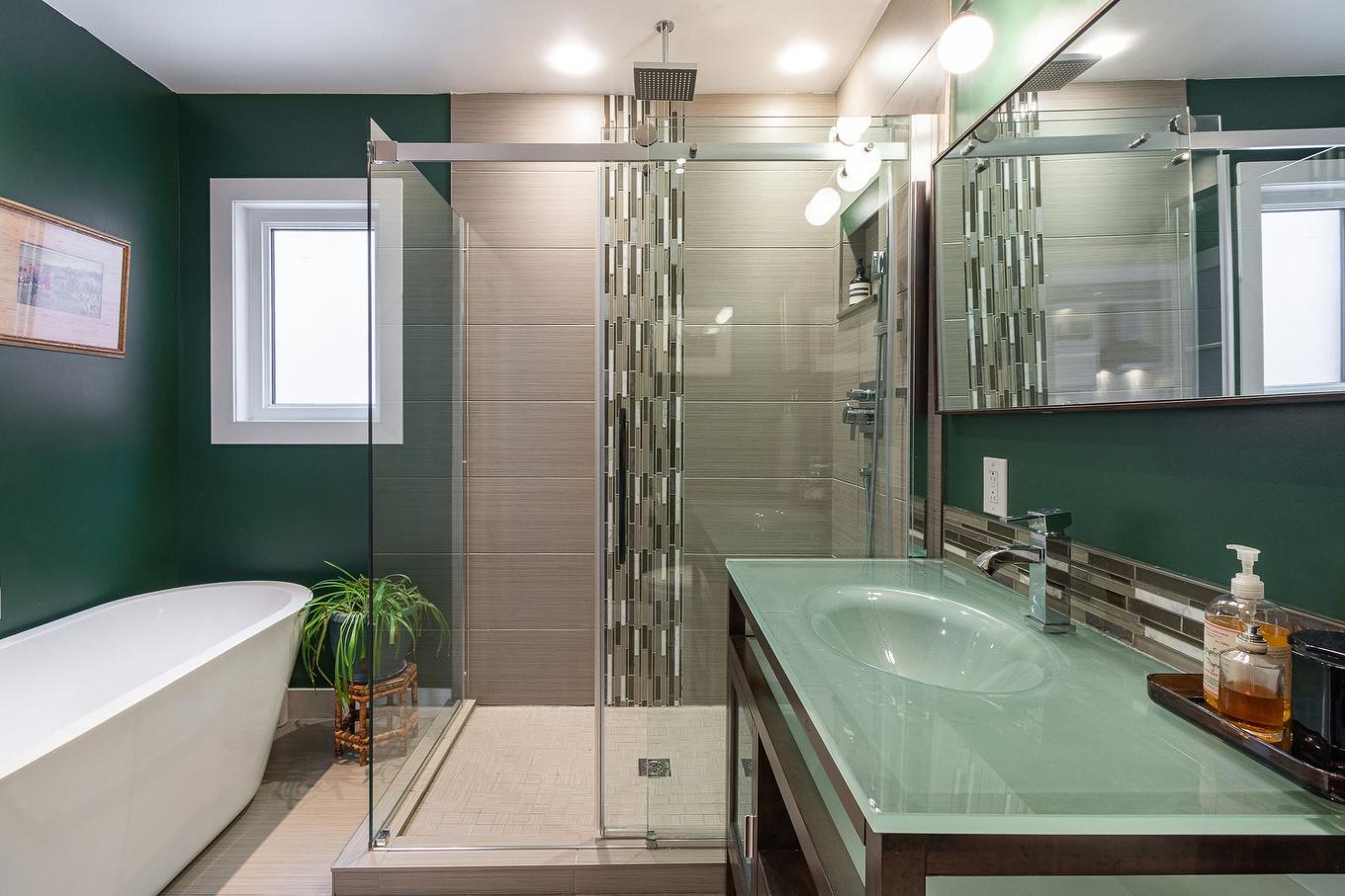 Salle de bains - 8088 Rue Fabre, Montréal (Villeray/Saint-Michel/Parc-Extension), QC - Indoor Photo Showing Bathroom