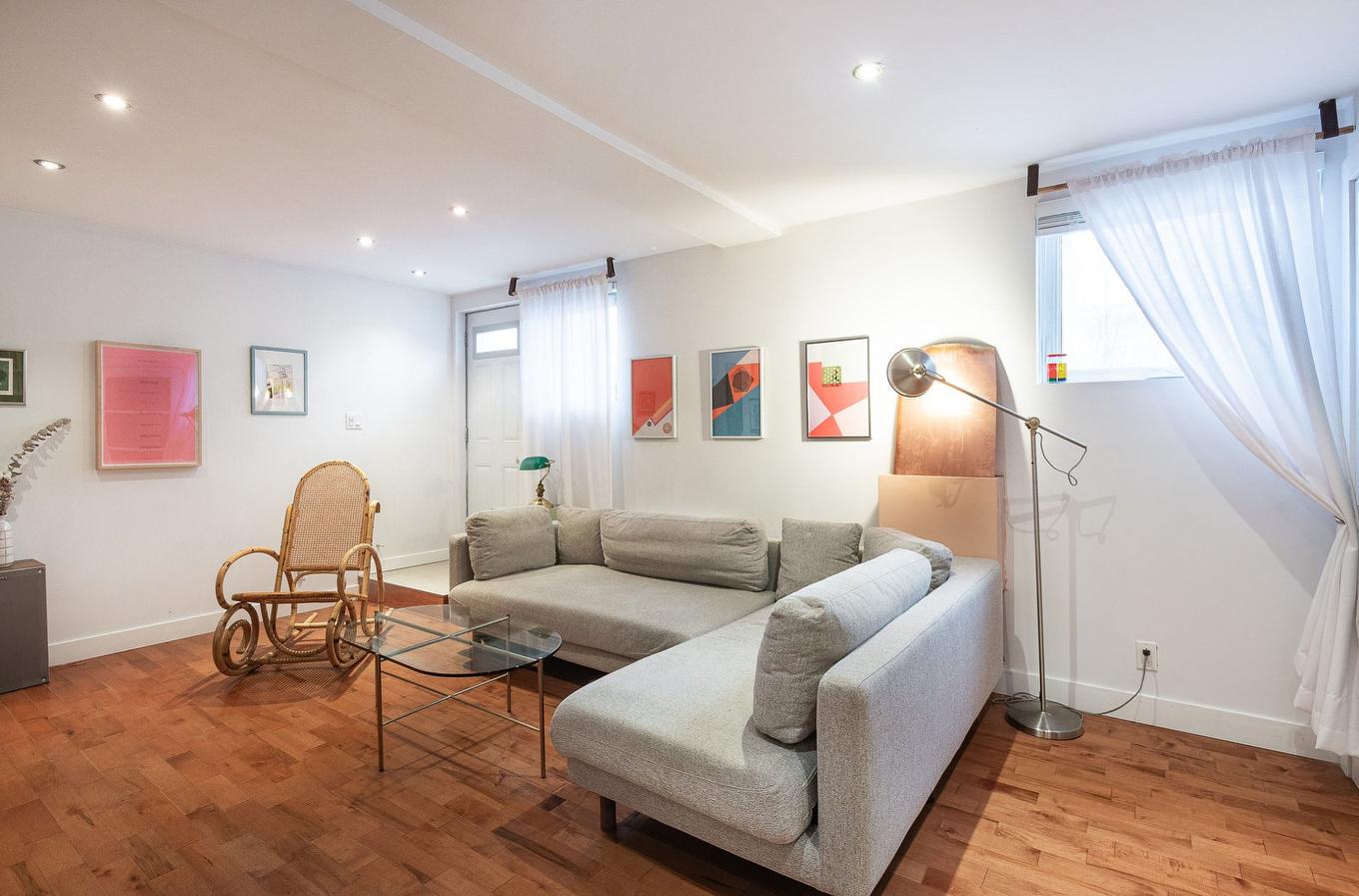 Salon - 8088 Rue Fabre, Montréal (Villeray/Saint-Michel/Parc-Extension), QC - Indoor