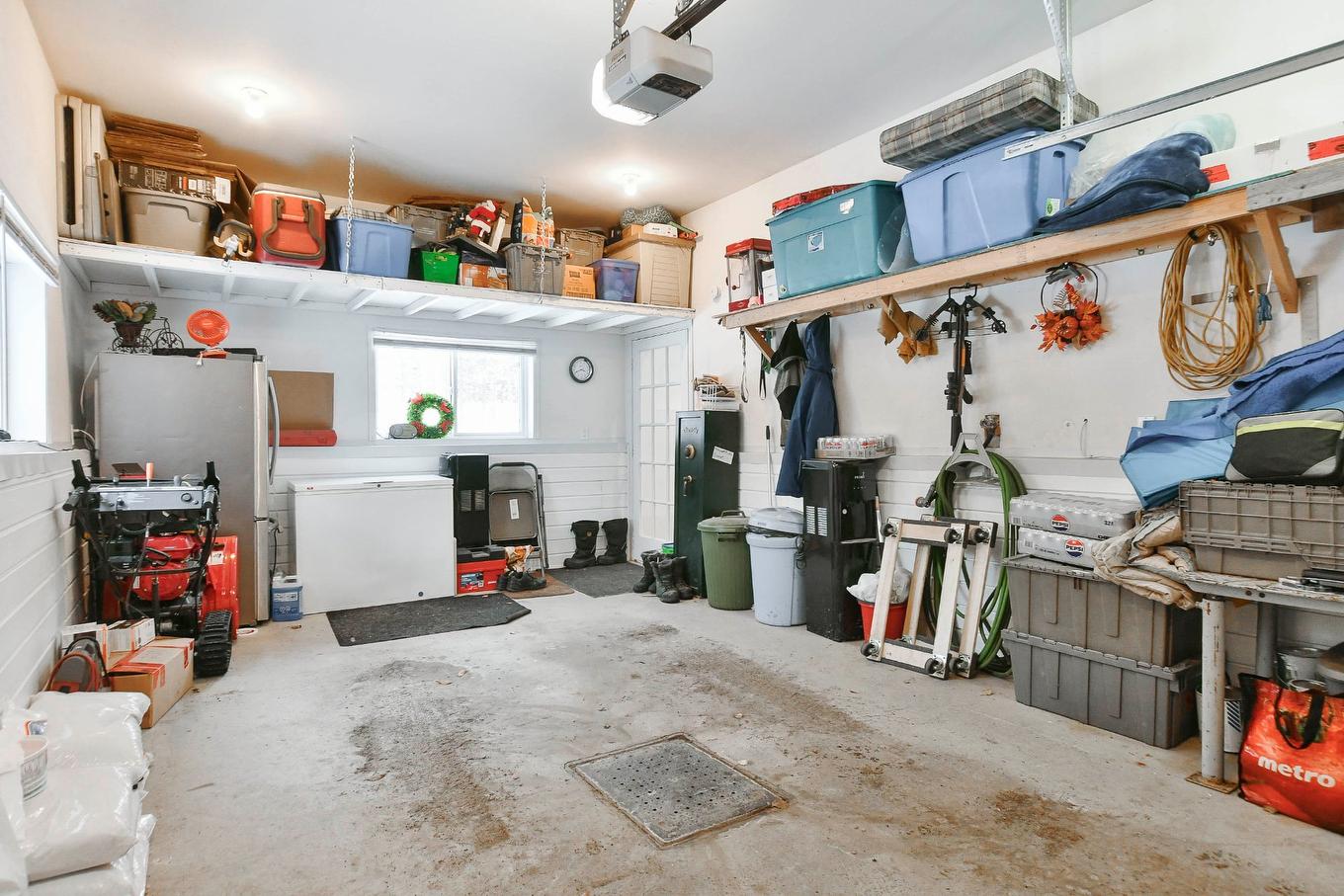 Garage - 6590 Route 125, Rawdon, QC - Indoor Photo Showing Garage