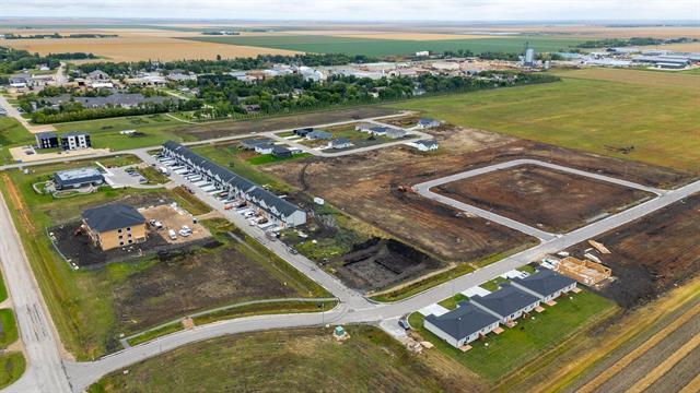 11 Ember Dr, Rosenort, MB