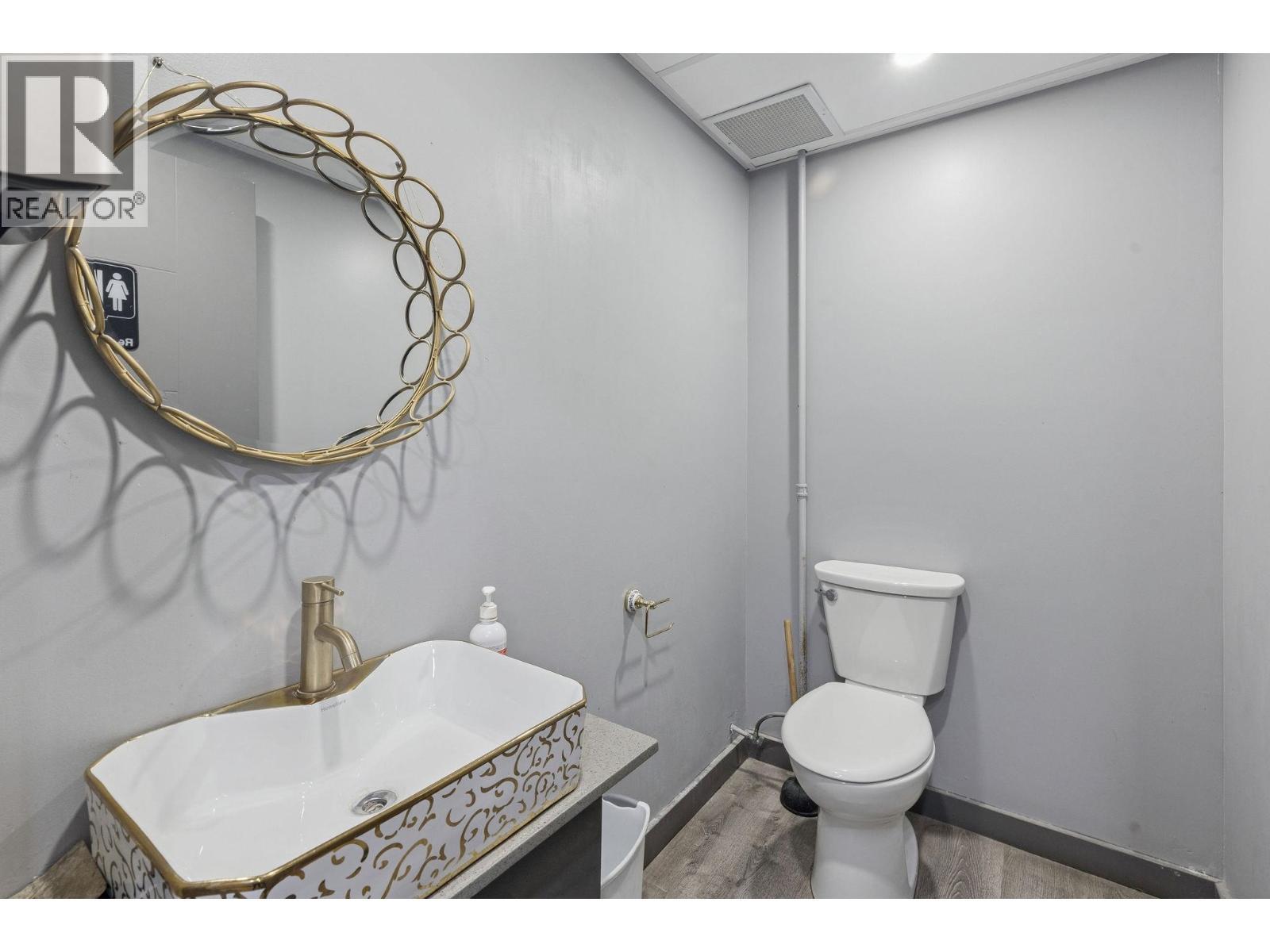 1739 Robson Street, Vancouver, BC