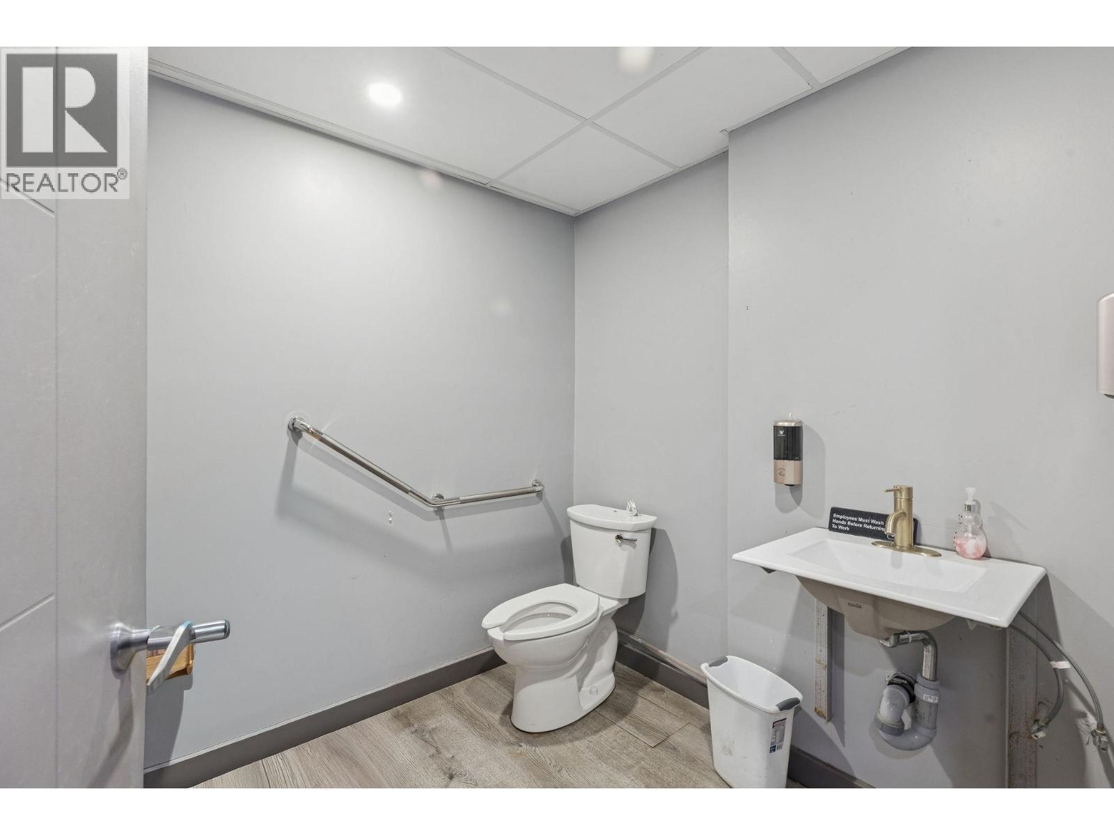 1739 Robson Street, Vancouver, BC