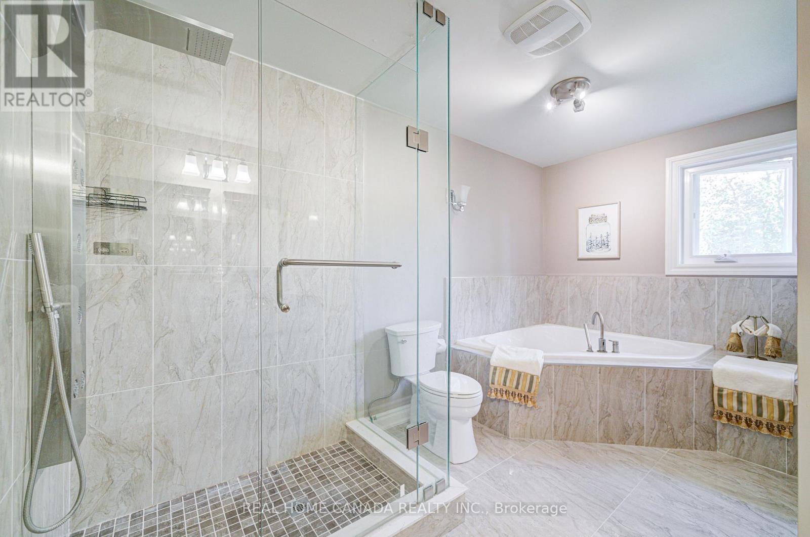 1690 Carrington Road, Mississauga, ON - Indoor Photo Showing Bathroom