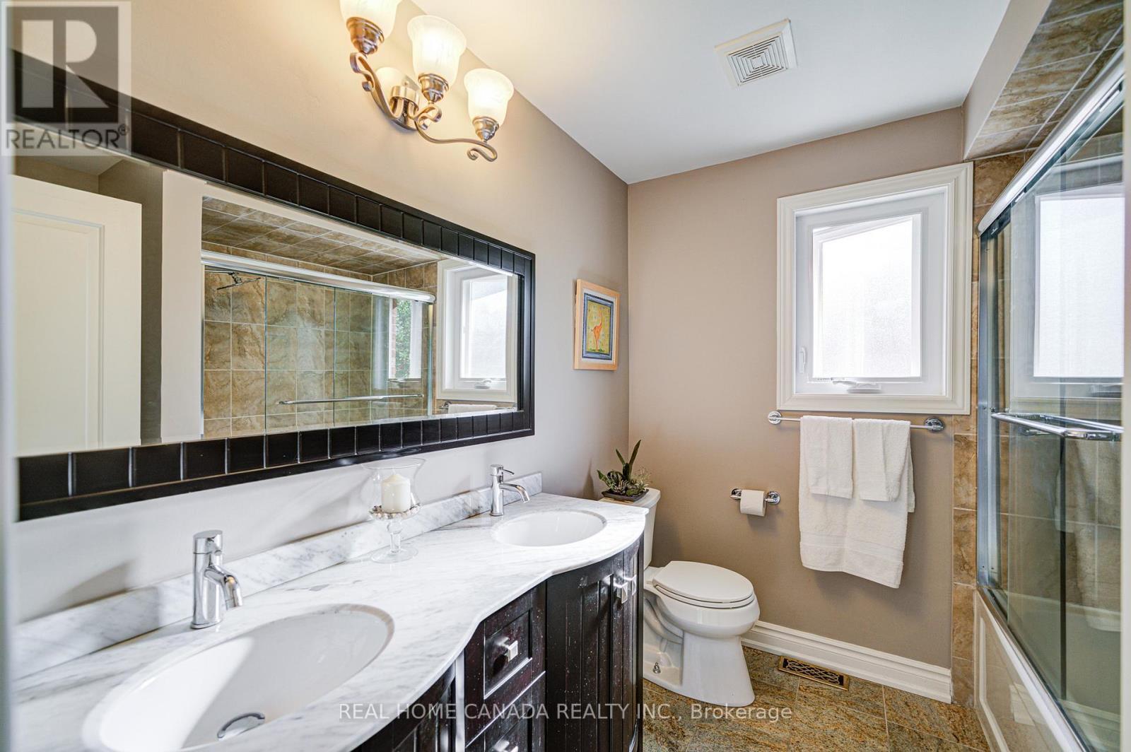 1690 Carrington Road, Mississauga, ON - Indoor Photo Showing Bathroom