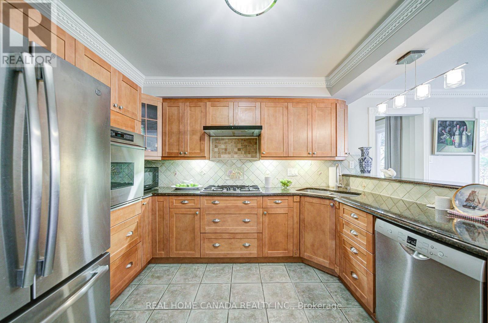 1690 Carrington Road, Mississauga, ON - Indoor Photo Showing Kitchen