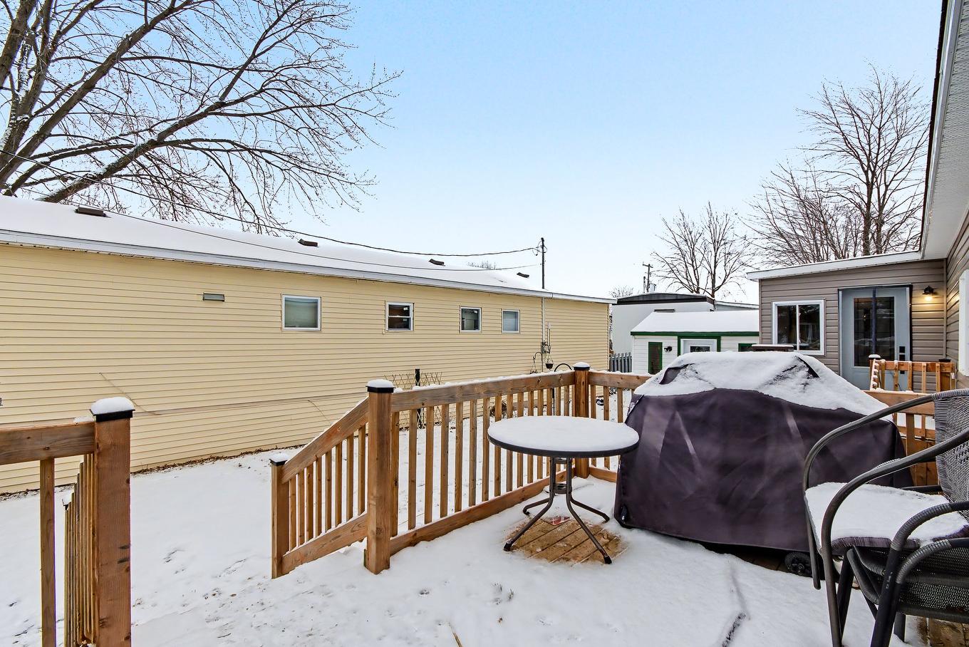 Terrasse - 235-3950 Boul. Sir-Wilfrid-Laurier, Longueuil (Saint-Hubert), QC - Outdoor With Exterior