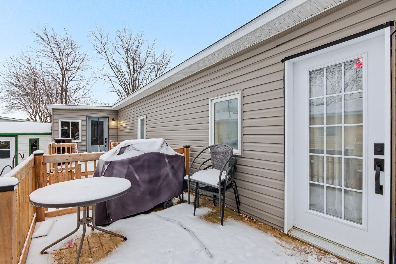 Terrasse - 235-3950 Boul. Sir-Wilfrid-Laurier, Longueuil (Saint-Hubert), QC - Outdoor With Exterior