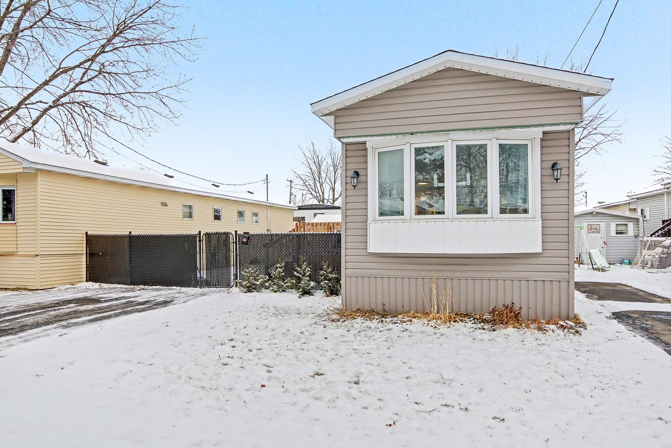 Façade - 235-3950 Boul. Sir-Wilfrid-Laurier, Longueuil (Saint-Hubert), QC - Outdoor