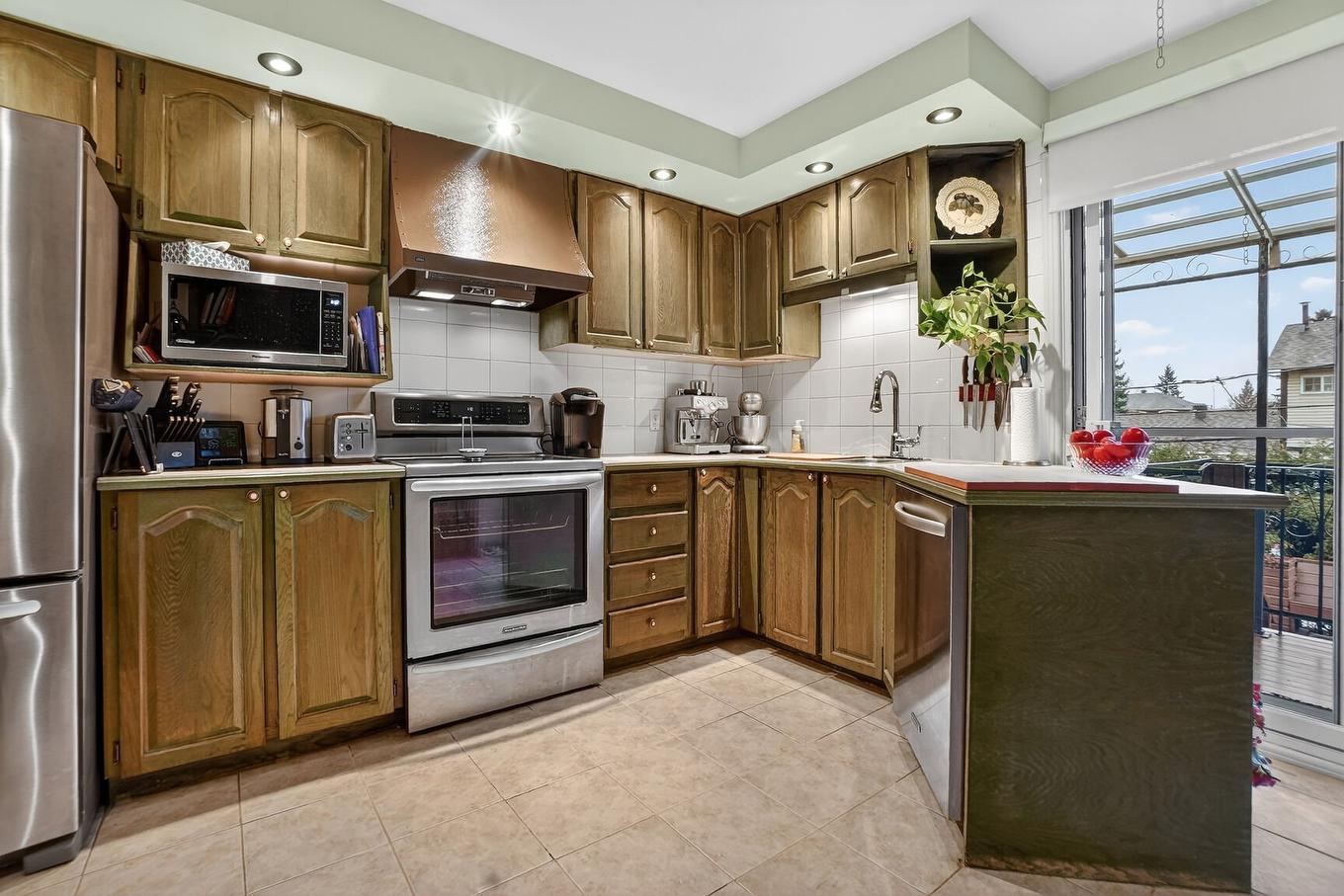Cuisine - 1800 Rue Thierry, Brossard, QC - Indoor Photo Showing Kitchen
