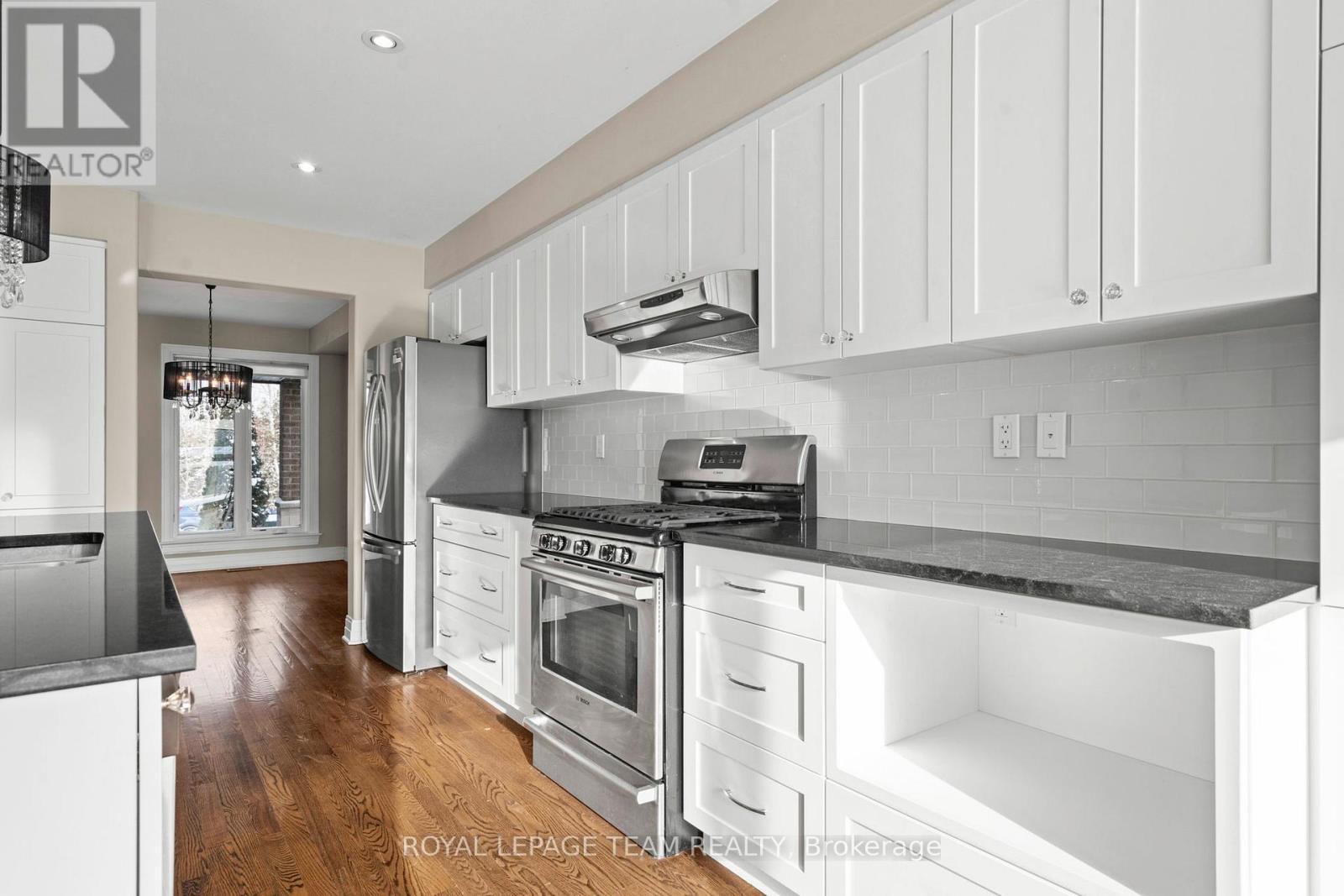 165 Woodhurst Crescent, Ottawa, ON - Indoor Photo Showing Kitchen