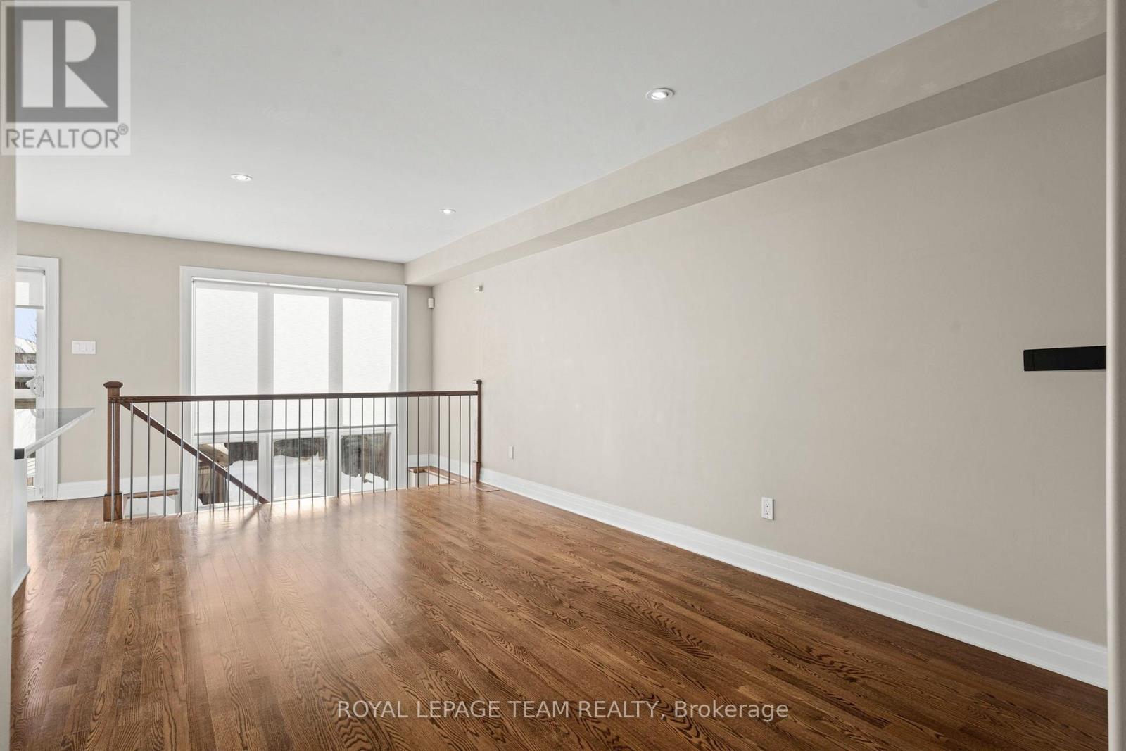 165 Woodhurst Crescent, Ottawa, ON - Indoor Photo Showing Other Room