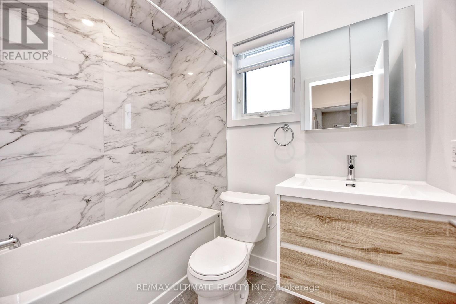 Laneway - 385 Mcroberts Avenue, Toronto, ON - Indoor Photo Showing Bathroom