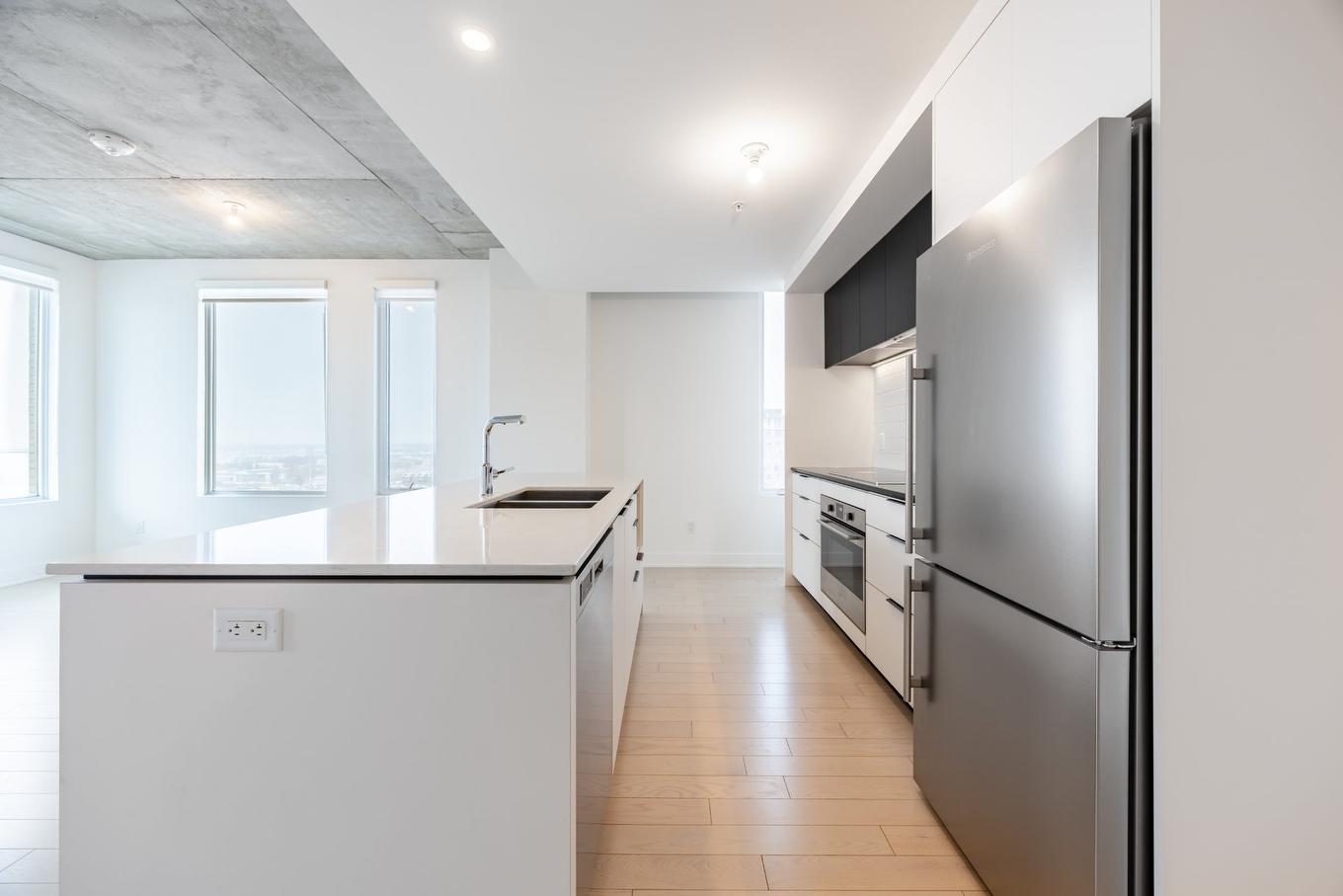 Cuisine - 1612-60 Rue De L'Éclipse, Brossard, QC - Indoor Photo Showing Kitchen With Double Sink