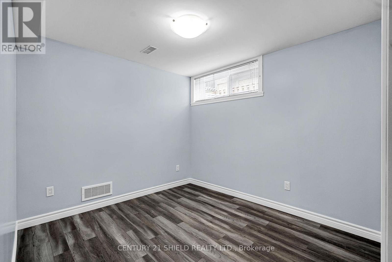 215 Third Street W, Cornwall, ON - Indoor Photo Showing Other Room