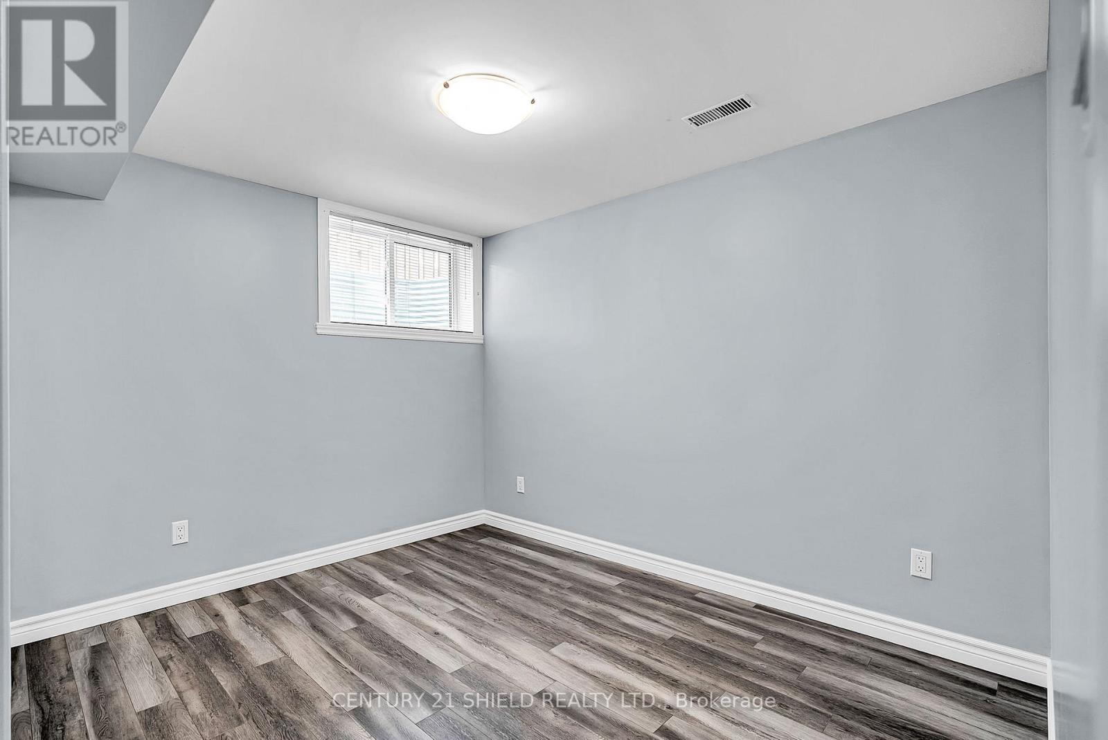 215 Third Street W, Cornwall, ON - Indoor Photo Showing Other Room