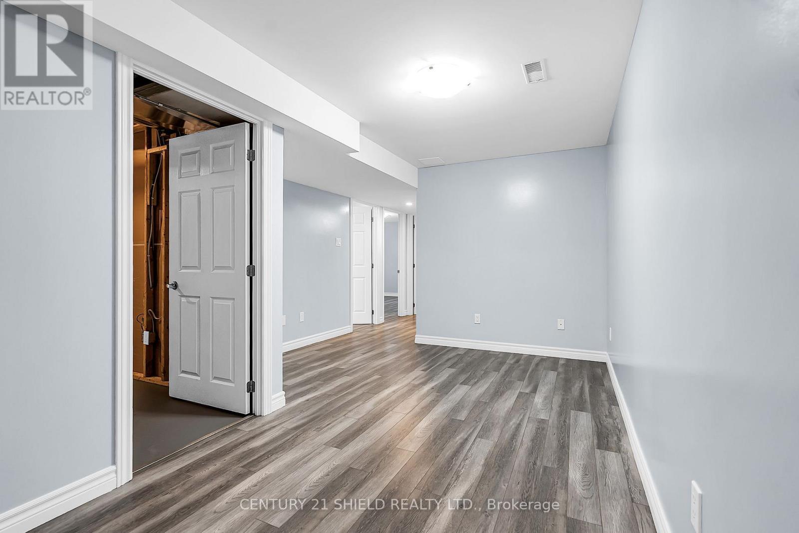 215 Third Street W, Cornwall, ON - Indoor Photo Showing Other Room