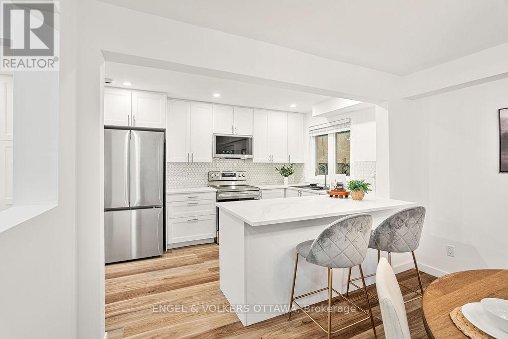 12 Bayside Private, Ottawa, ON - Indoor Photo Showing Kitchen With Stainless Steel Kitchen With Upgraded Kitchen