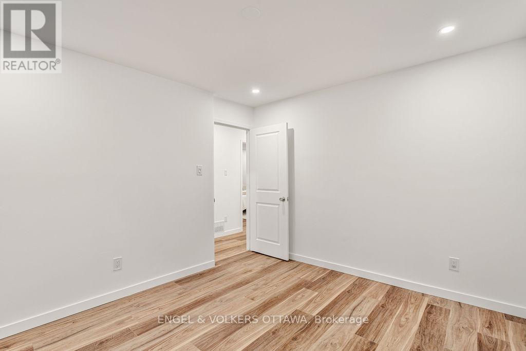 12 Bayside Private, Ottawa, ON - Indoor Photo Showing Other Room