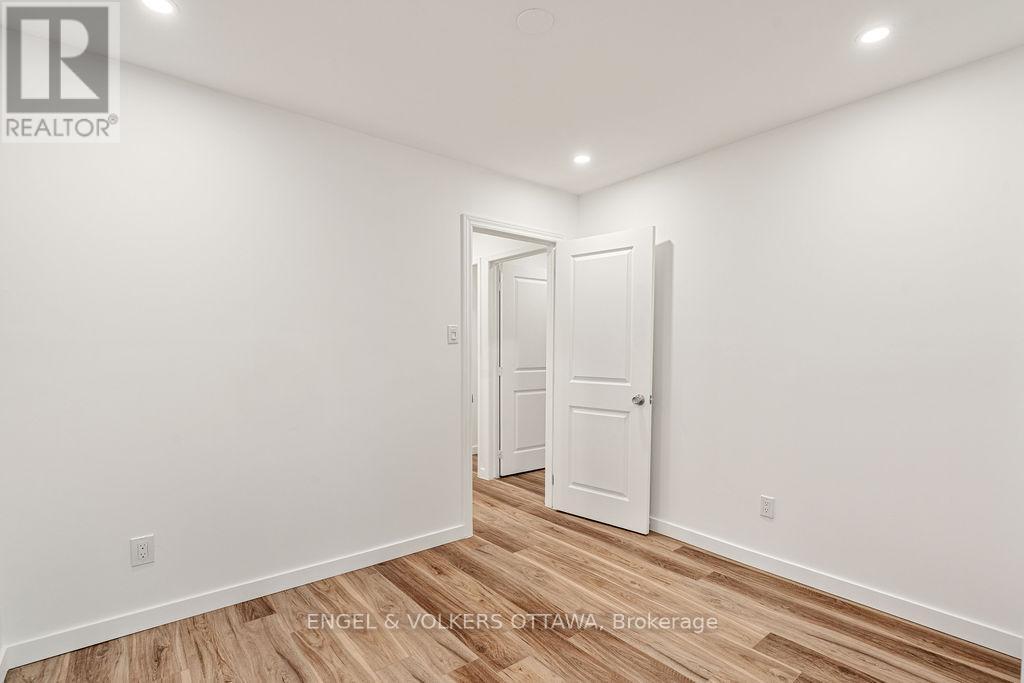 12 Bayside Private, Ottawa, ON - Indoor Photo Showing Other Room