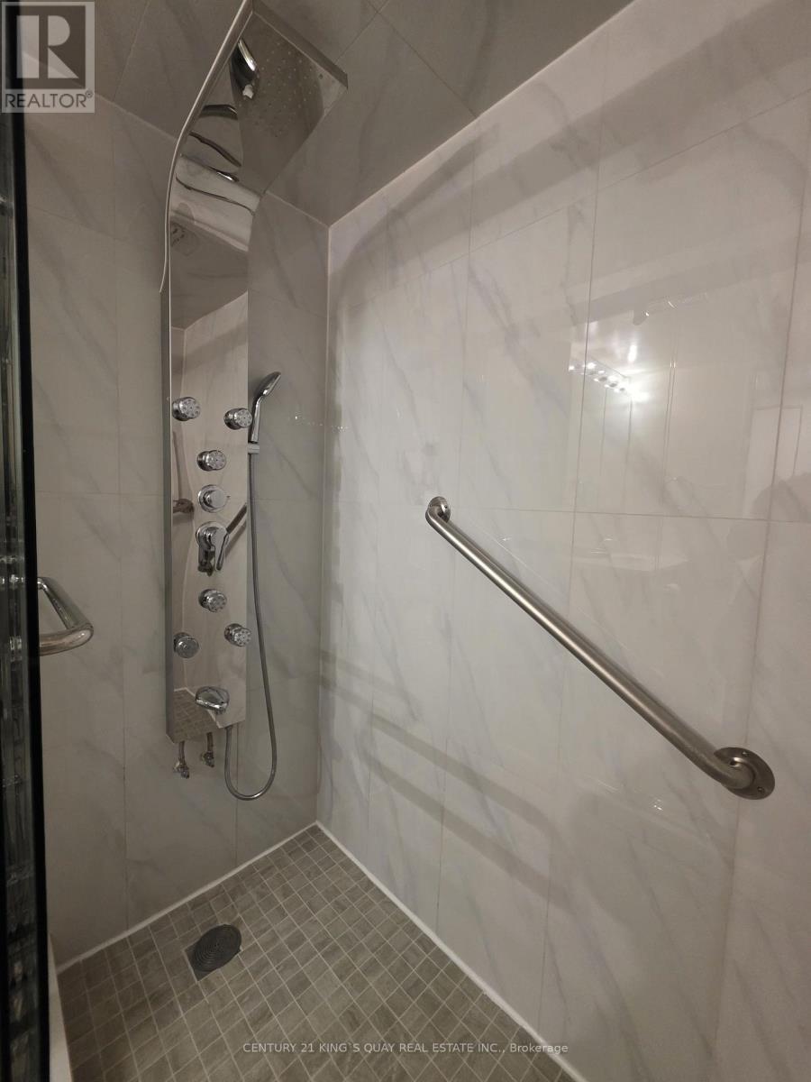 2513 - 1001 Bay Street, Toronto, ON - Indoor Photo Showing Bathroom