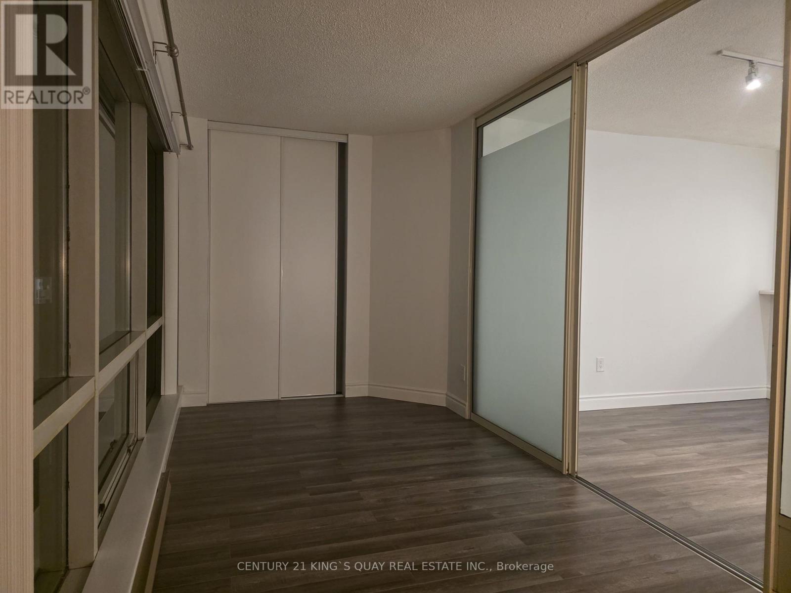 2513 - 1001 Bay Street, Toronto, ON - Indoor Photo Showing Other Room